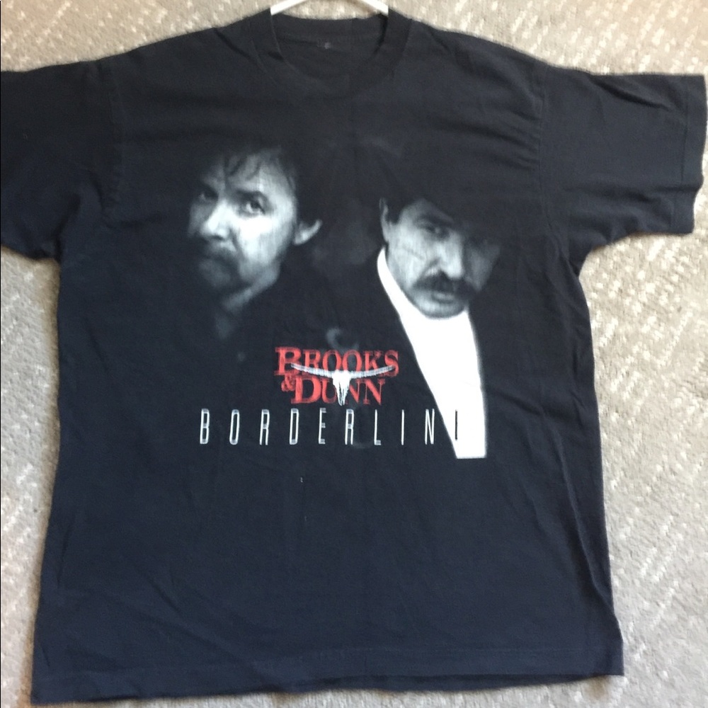 Vintage single stitch Brooks and Dunn borderline